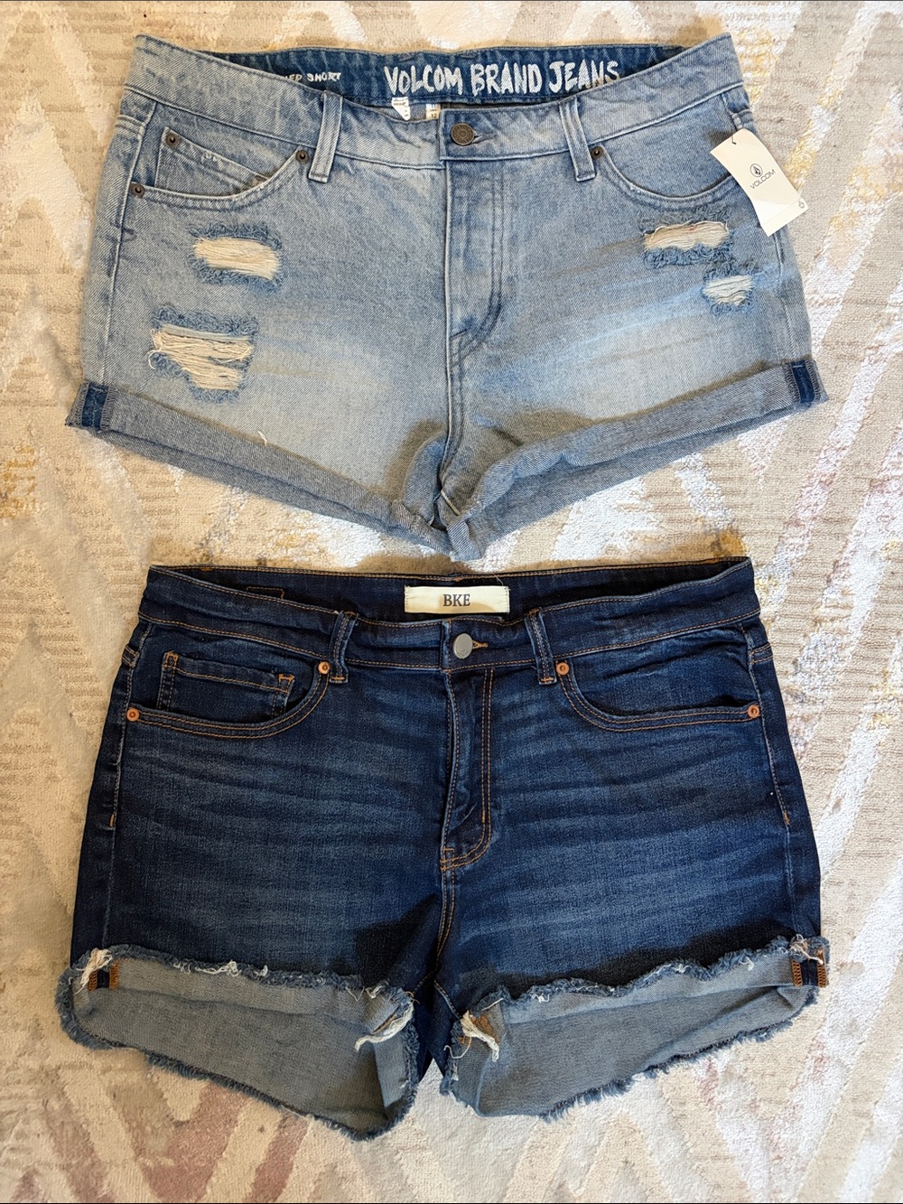 2 Women's Denim Shorts Volcom & BKE